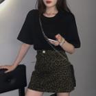 Short-sleeve T-shirt / Leopard Print A-line Skirt