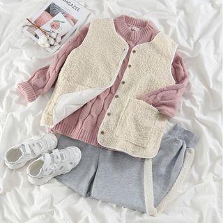 Fleece Button Vest / Twist Knit Sweater