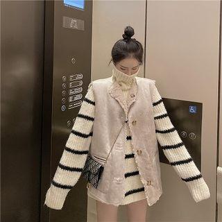 Turtleneck Sweater / Faux Shearling Buttoned Vest