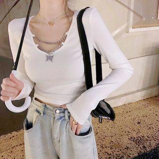 Long-sleeve V-neck Chain-accent Slim-fit Top