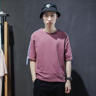 Elbow-sleeve Stripe-side Lettering T-shirt