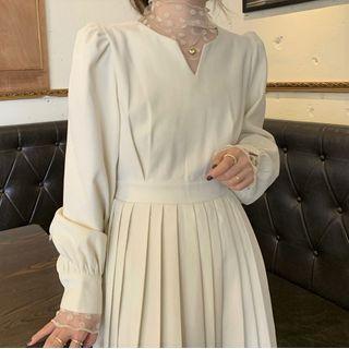 Long-sleeve Floral Mock-neck Mesh Top / Long-sleeve Pleated Midi A-line Skirt