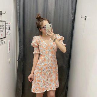Puff-sleeve Open-back Buttoned Dress