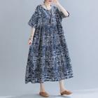 Printed Short-sleeve Midi A-line Dress Pattern - Blue - One Size