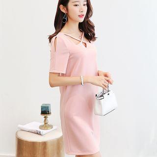 Loose-fit Cutout Short-sleeved Dress