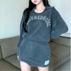Lettering Polo-neck Sweatshirt / A-line Skirt