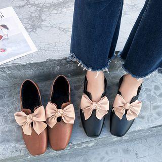 Square Toe Bow Detail Pumps