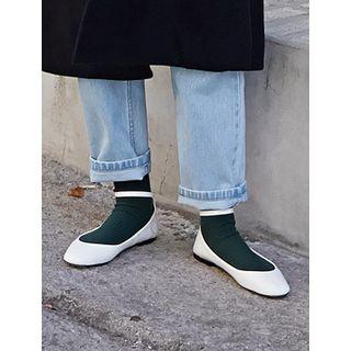 Round-toe Ankle-strap Flats