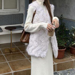 Fluffy Button-up Vest / Turtleneck Sweater