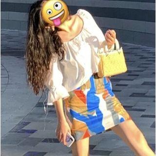 Elbow-sleeve Blouse / Printed Mini Skirt