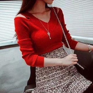 V-neck Cold-shoulder Ribbed Knit Top