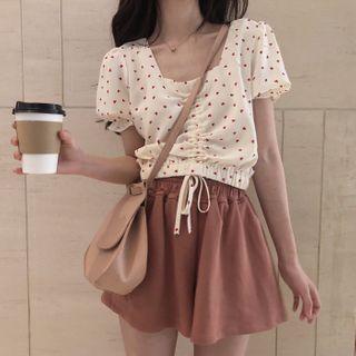 Square Neck Short-sleeve Top / Plain Shorts