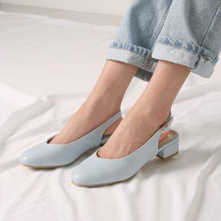 Oval-toe Slingback Pumps