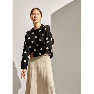 Drop-shoulder Polka-dotted Sweater