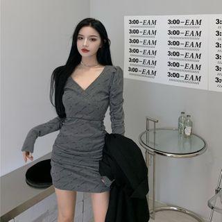 Letter Print V-neck Long-sleeve Mini Dress