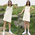 Plain Short-sleeve T-shirt / Color Buttoned Jumper Dress