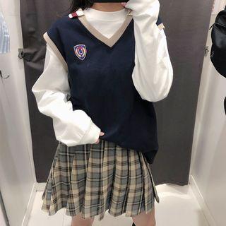 Embroidered Knit Vest / Plaid Mini Pleated Skirt