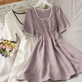 Contrasted Square-neck Midi Dress