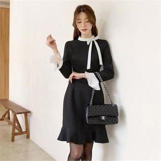 Pleated-neck Contrast-trim Dress