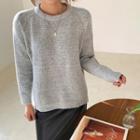 Round Neck Dip-back Knit Top