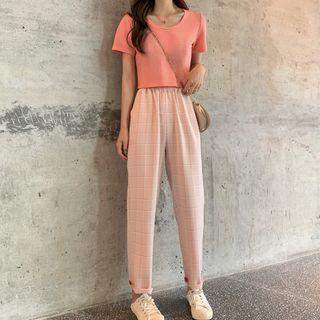 U-neck Short-sleeve T-shirt / Plaid Cropped Straight-fit Pants