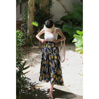 Button-detail Floral Print Skirt