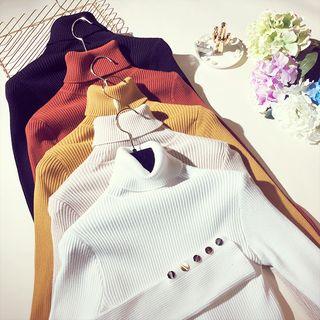 Snap-button Cuff Turtleneck Top