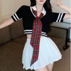 Short-sleeve Contrast Trim Crop Knit Top / Pleated Mini A-line Skirt
