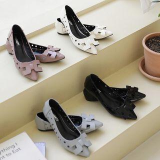 Pointy-toe Perforated-detail Flats