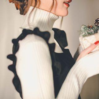 Square-neck Ruffle Jumper Dress