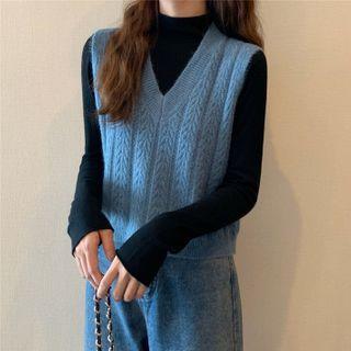 Plain Long-sleeve T-shirt / V-neck Knit Vest