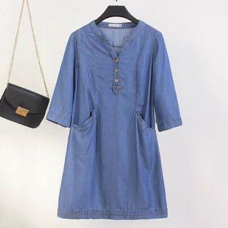 Buttoned 3/4-sleeve Shift Dress