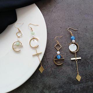 Non-matching Metal & Scallop Dangle Earring