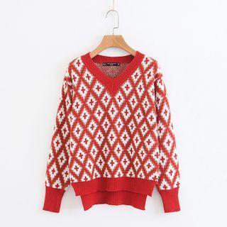 Diamond Patterned V-neck Sweater