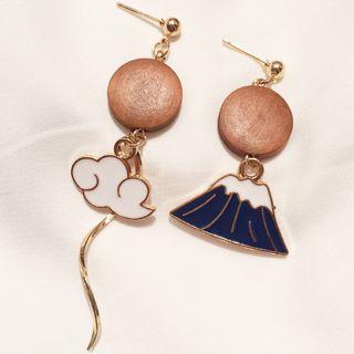 Non-matching Mount Fuji Drop Earring / Clip-on Earring