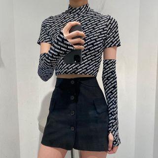 Set: Short-sleeve Lettering Cropped T-shirt + Fingerless Gloves