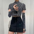 Set: Short-sleeve Lettering Cropped T-shirt + Fingerless Gloves