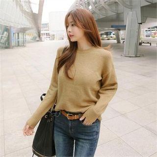 Dip-back Colored Knit Top