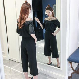 Set: Mesh Panel Elbow-sleeve Top + Capri Pants