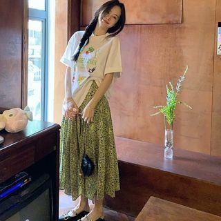 Elbow-sleeve Print T-shirt / Leopard Print Midi A-line Skirt