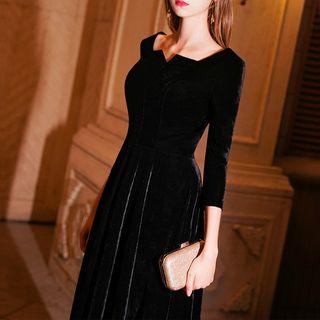 3/4-sleeve A-line Velvet Cocktail Dress