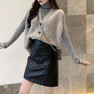 Turtleneck Thumb-hole Knit Top / V-neck Buttoned Knit Vest / Faux Leather Quilted A-line Skirt