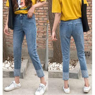 Washed Straight Cut Cropped Jeans