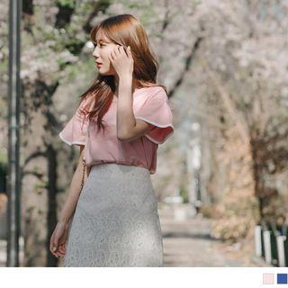 Contrast Trim Bell Sleeve Top