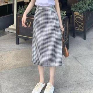 Set: Short-sleeve T-shirt + Gingham Midi A-line Skirt