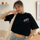 Short-sleeve Crane Embroidered Cropped T-shirt