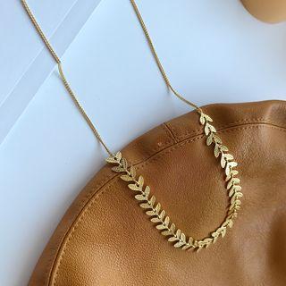 925 Sterling Silver Leaf Pendant Necklace L230 - Gold - One Size