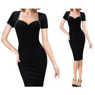 Short-sleeve Sweetheart Neckline Sheath Dress