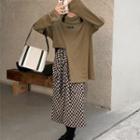 Lettering Irregular T-shirt / Checkerboard Midi A-line Skirt