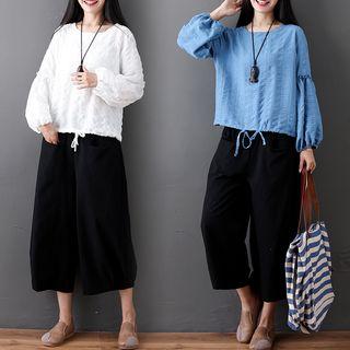 Set: Puff-sleeve Top + Cropped Pants